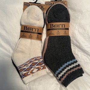 Born Women’s Soft Socks Outdoor 2 Pack Wool Blend NWT-4 pairs